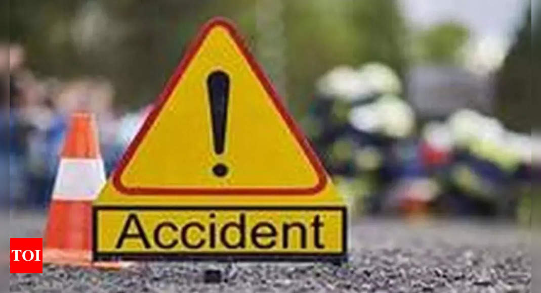 Accidents continue on Pune’s Shankatsheth Road due to poor visibility and broken divider, PMC promises action | Pune News