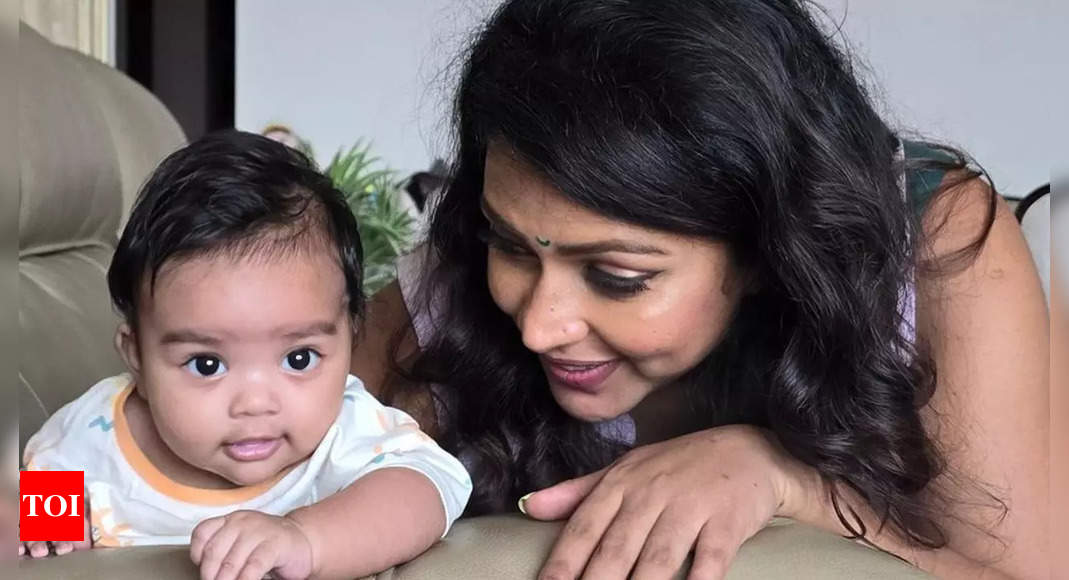 Amala Paul shares her latest picture with her baby boy Ilai | Tamil Movie News