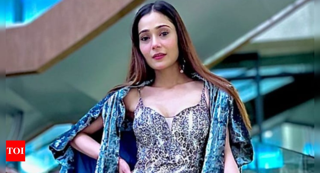 Exclusive- Chhathi Maiyya Ki Bitiya actress Sara Khan reveals she takes 10 to 15 mins to get ready as Goddess: I don’t have the patience for hours |