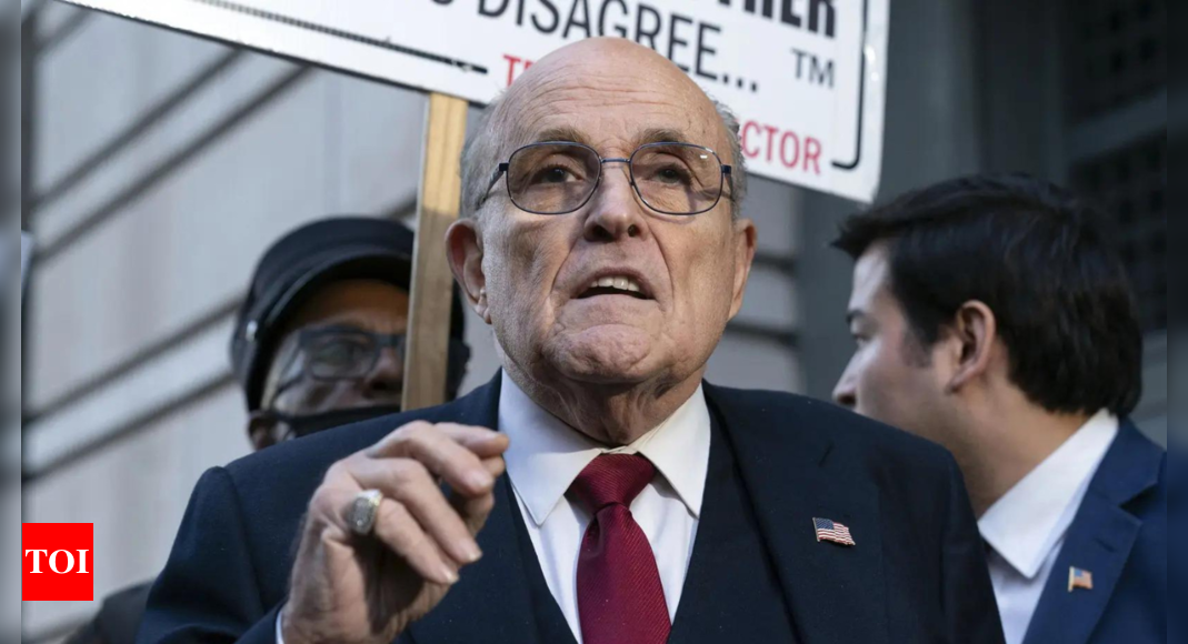 Rudy Giuliani: Trump ex lawyer Giuliani disbarred in DC over 2020 election claims