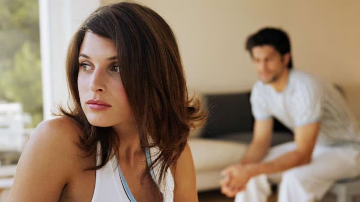 Is Your Partner A Bad Listener? 4 Ways To Deal With It